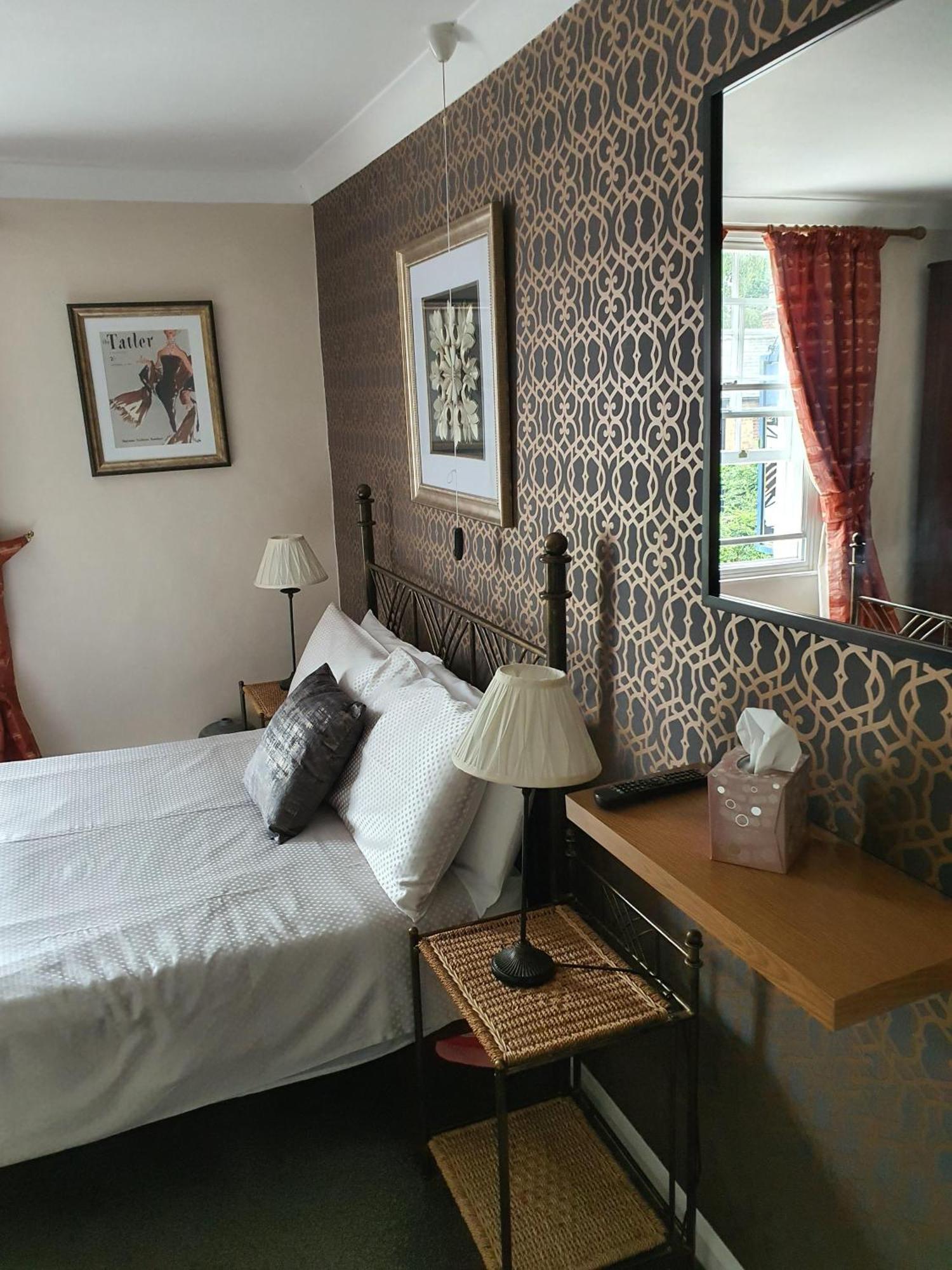 The Lord Nelson Inn Newark upon Trent 객실 사진